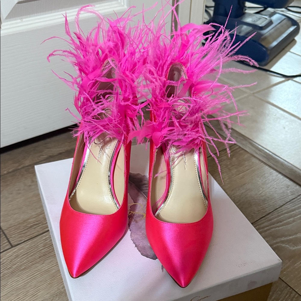 Jessica Simpson Elegant Pink Feathered Heels - Picture 3 of 3